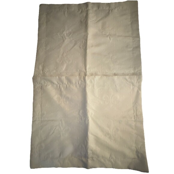 Noble Excellence Other - Set Of 2 Noble Excellence White Pillow Shams With Flour De Lis Pattern 26x20